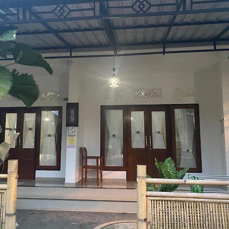 Sri Sedana Guest House Sidemen  Buitenkant foto