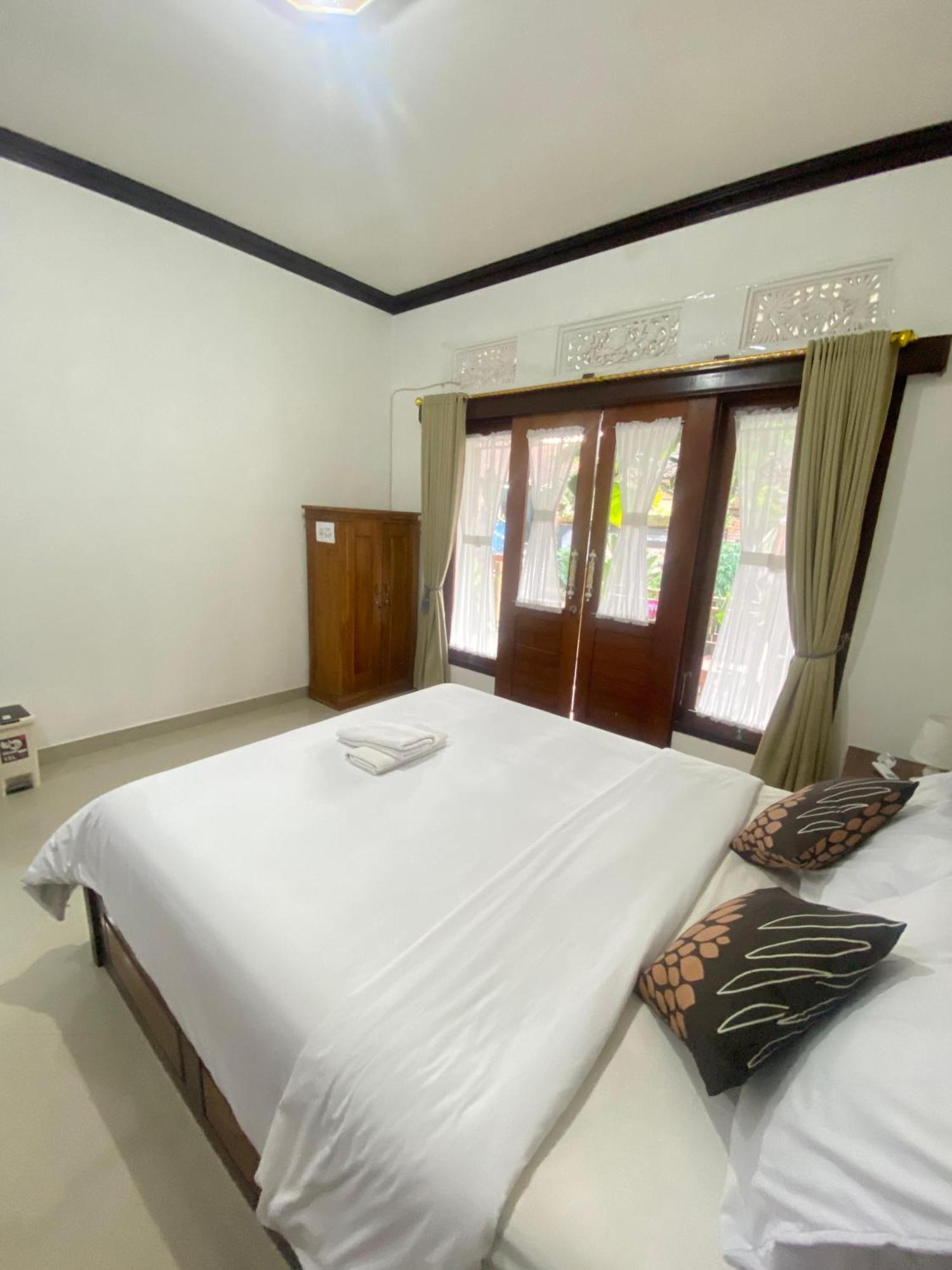 Sri Sedana Guest House Sidemen  Buitenkant foto