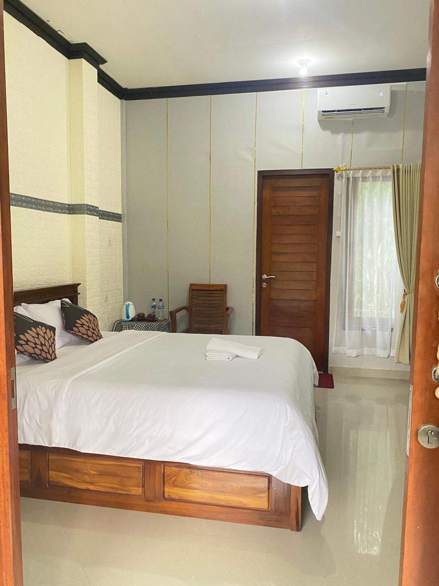 Sri Sedana Guest House Sidemen  Buitenkant foto